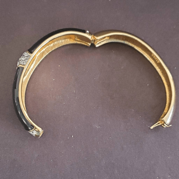 VTG Swarovski Black Enamel Hinged Bangle with Crystals Signed S.A.L.‎ 80's - Picture 2 of 10